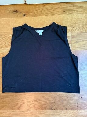 JoyLab Black Sleeveless Crop Tank